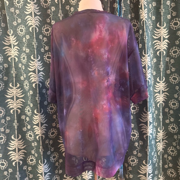 ATHLETA Mesh Top Oversized Layering Shirt Medium Purple Pink Tie-Dye Tee - Picture 7 of 8